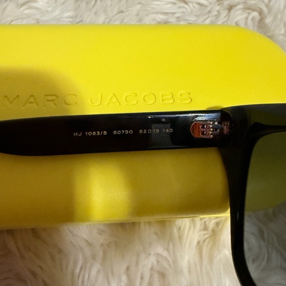 Marc Jacobs Black Sunglasses with Yellow Case - Picture 6 of 6